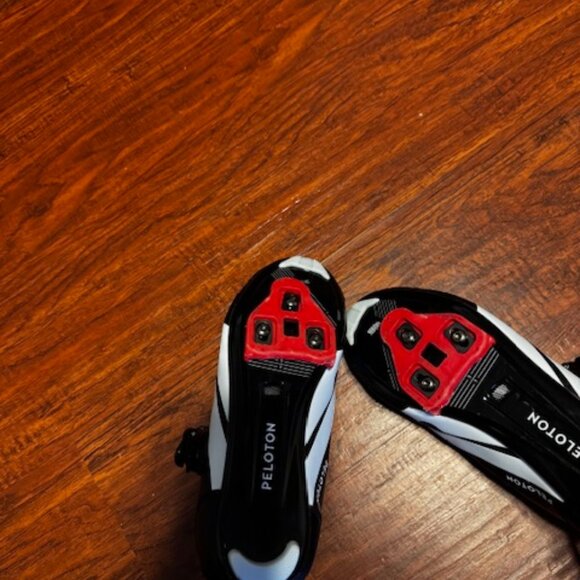 Peloton Cycling Shoes - EU 40 / Men’s 7 / Women’s 9 - Picture 2 of 6